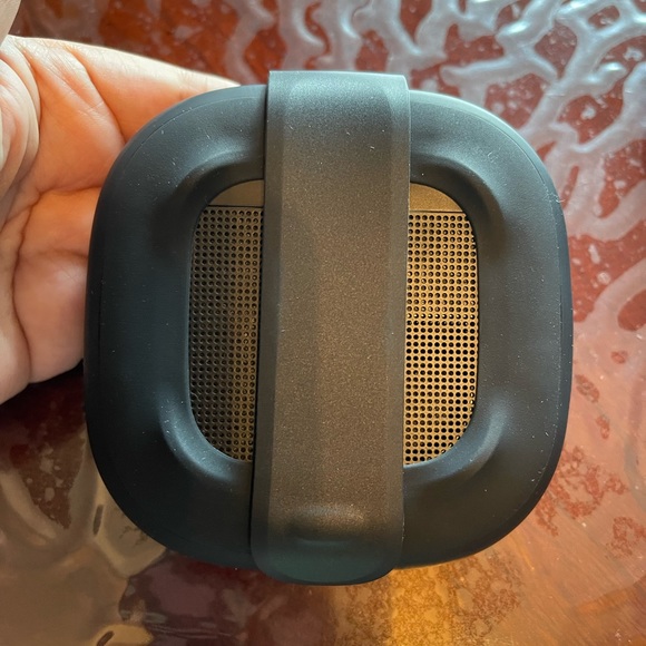 Bose SoundLink micro speaker (sold in another app) - Picture 4 of 8